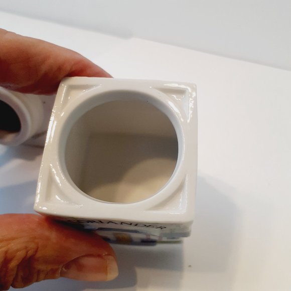 1989 Lenox Porcelain Spice Village CORIANDER Spice Jar Cottage House - Picture 11 of 12